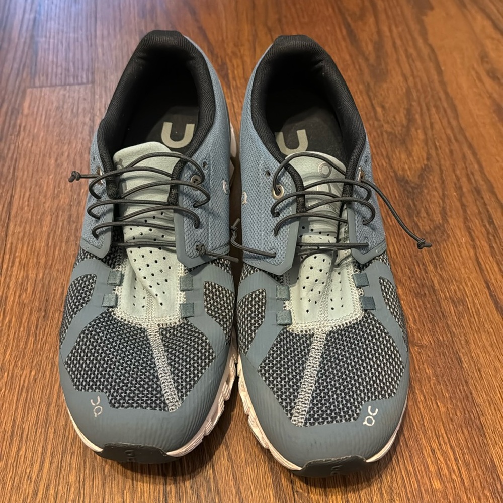 *GUC* ON Women’s Cloud Running Shoe - Blue - Size 10